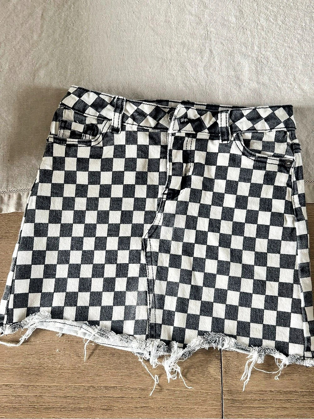 Steve Madden Checkered Jean Shorts in Black & White Size 8
